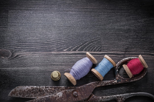 Zestaw nici i igieł